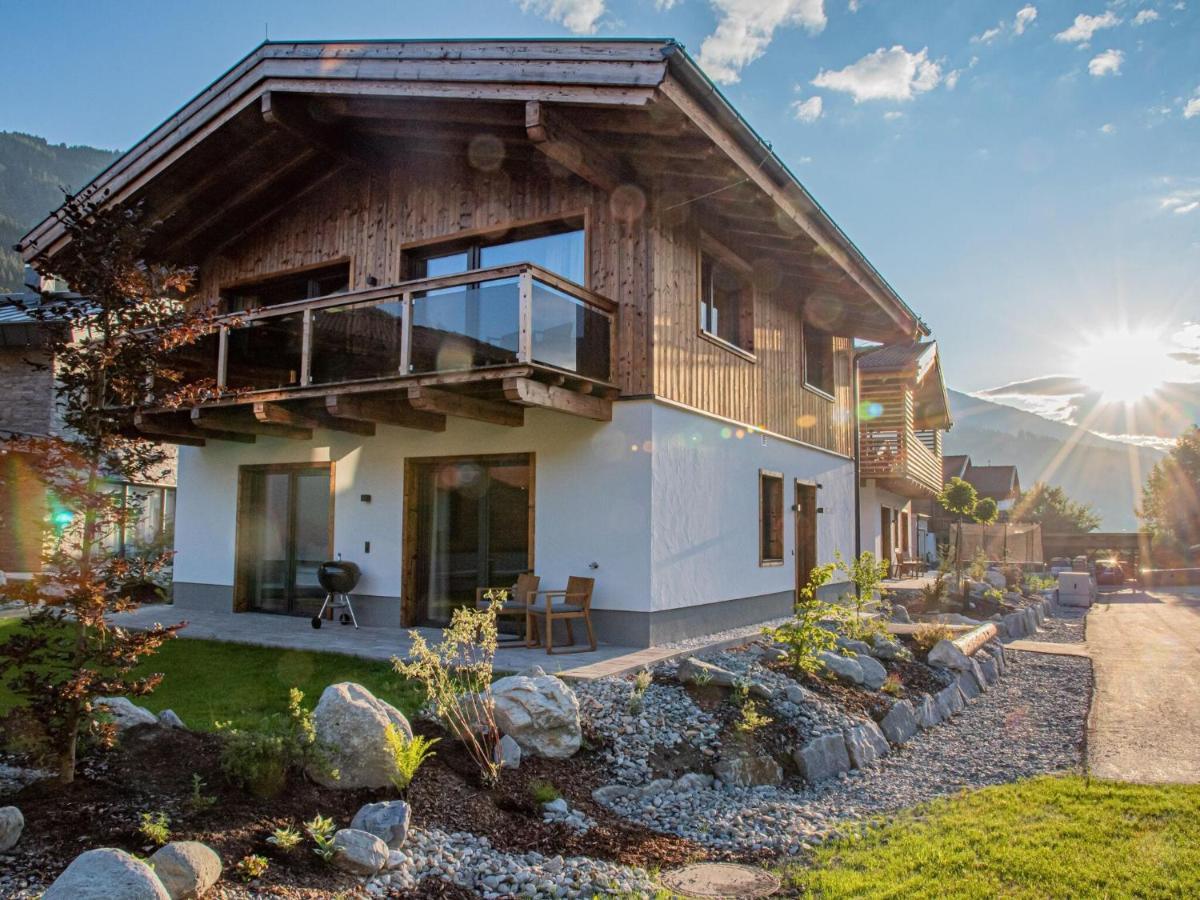 Apartment In Wald Im Pinzgau With A Carport Экстерьер фото