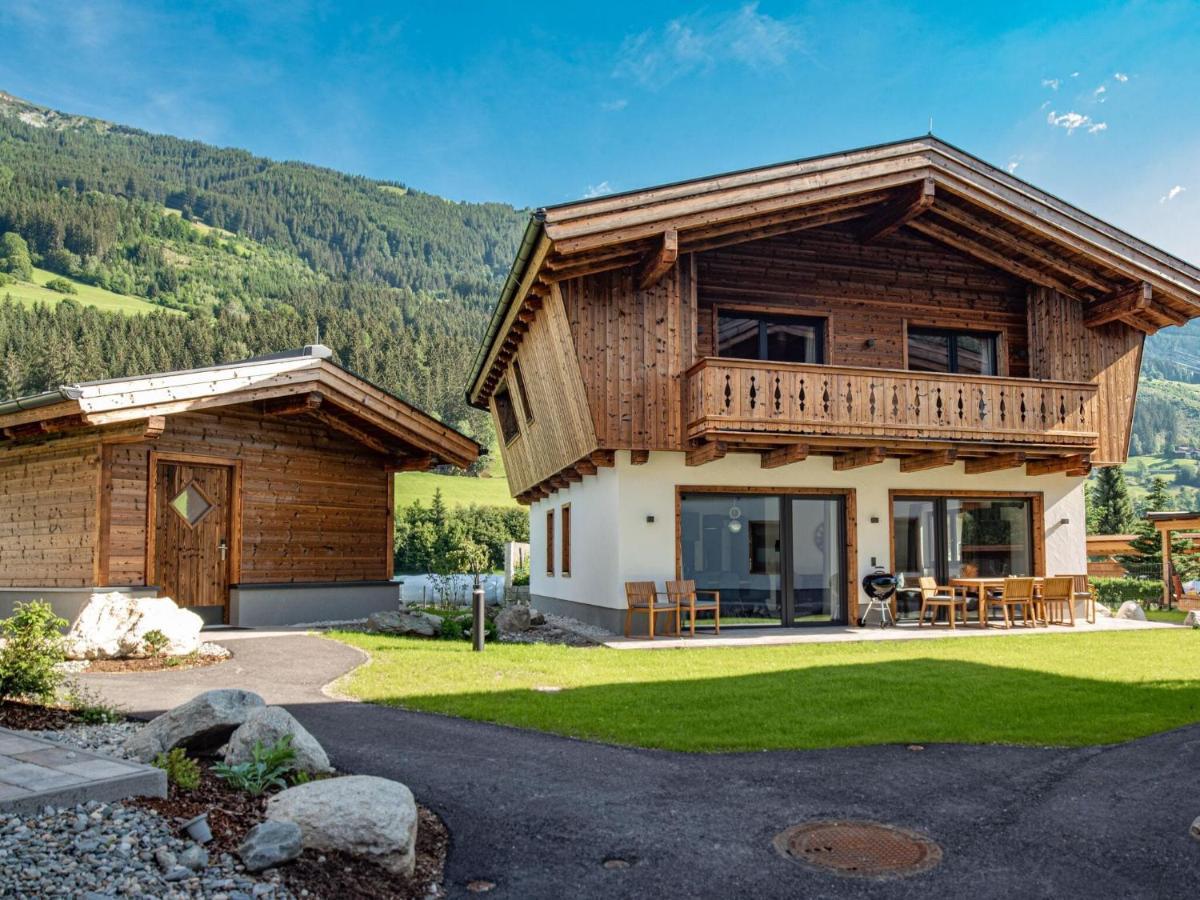 Apartment In Wald Im Pinzgau With A Carport Экстерьер фото
