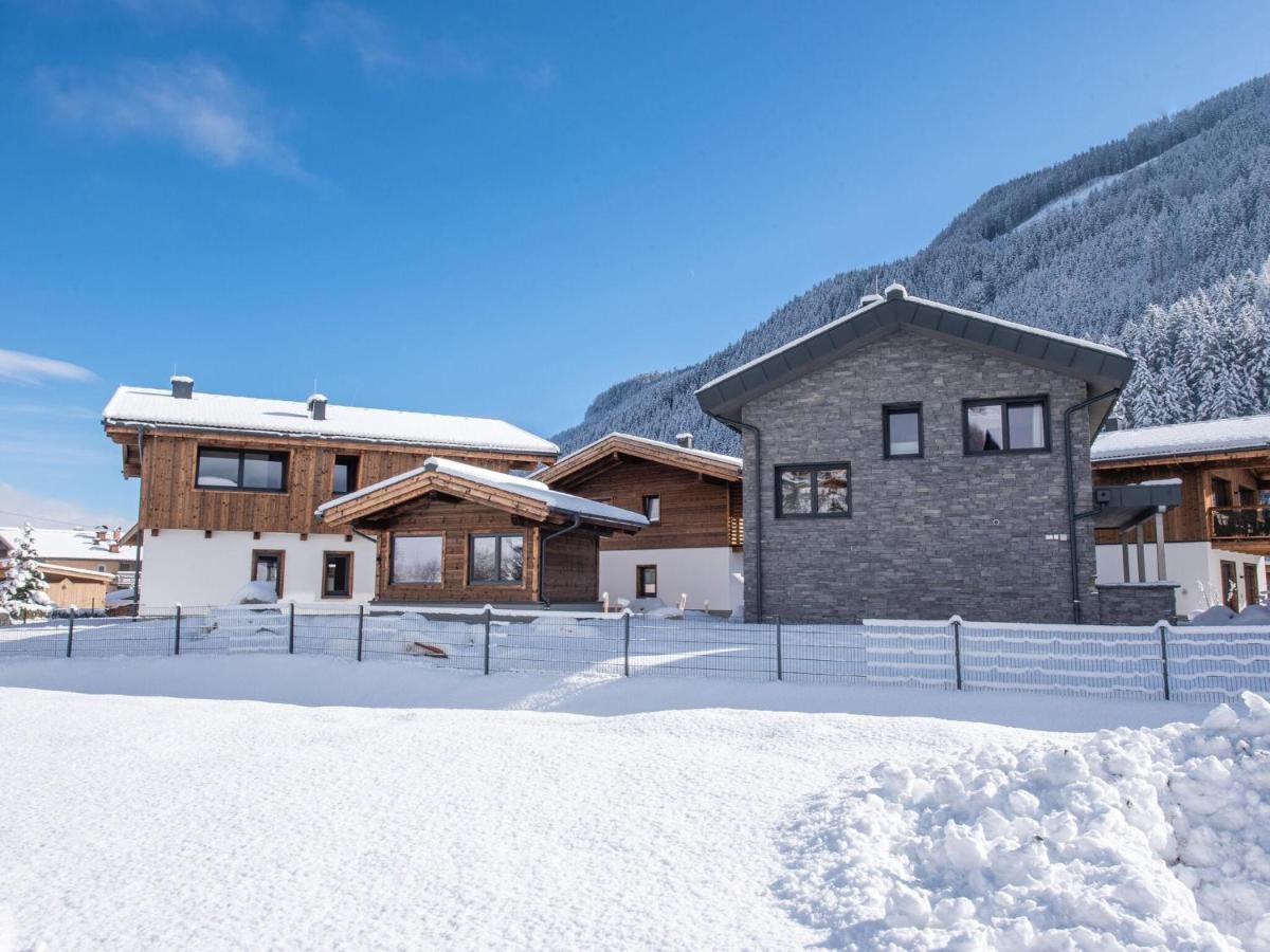 Apartment In Wald Im Pinzgau With A Carport Экстерьер фото