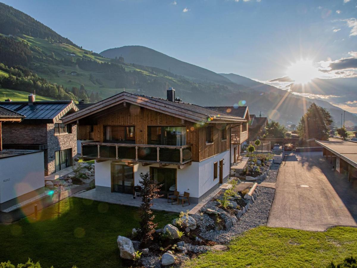 Apartment In Wald Im Pinzgau With A Carport Экстерьер фото