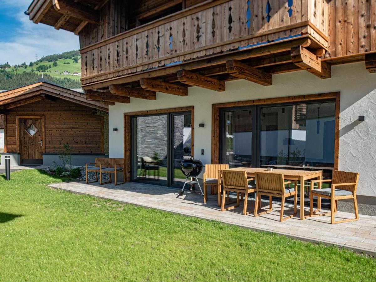 Apartment In Wald Im Pinzgau With A Carport Экстерьер фото
